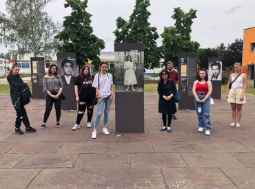 Jugendliche zu Besuch in der Gedenkstätte Zwangslager Berlin